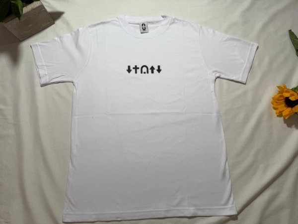 Producto - Remera unisex simbolos.