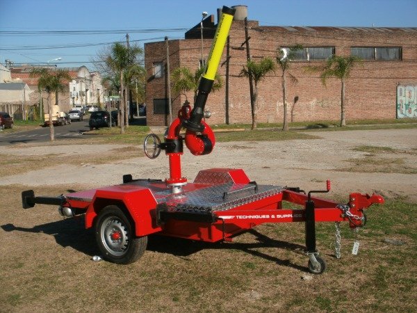 Producto - Monitor 4 pulgadas sobre trailer con lanza patagon