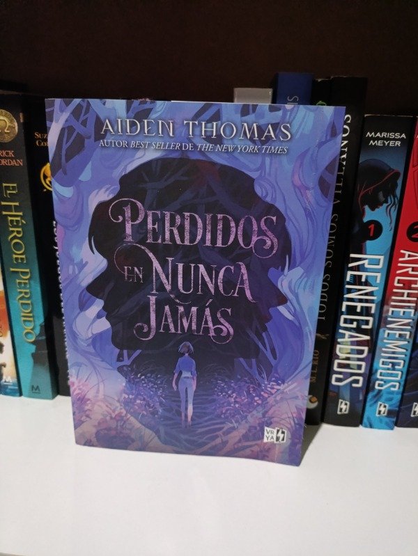 Producto - Perdidos en nunca jamas - Aiden Thomas