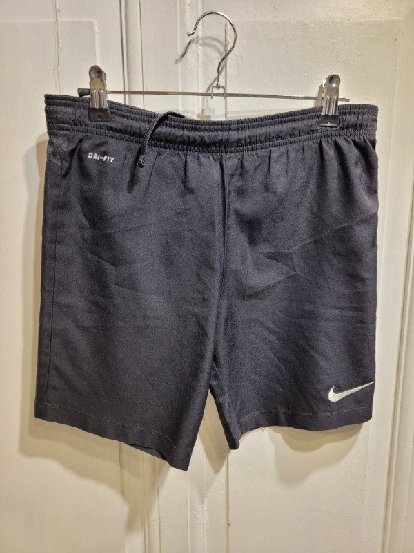 Producto - Short NIKE dri-fit negro Talle 10/12 años - PRECIO: 12X