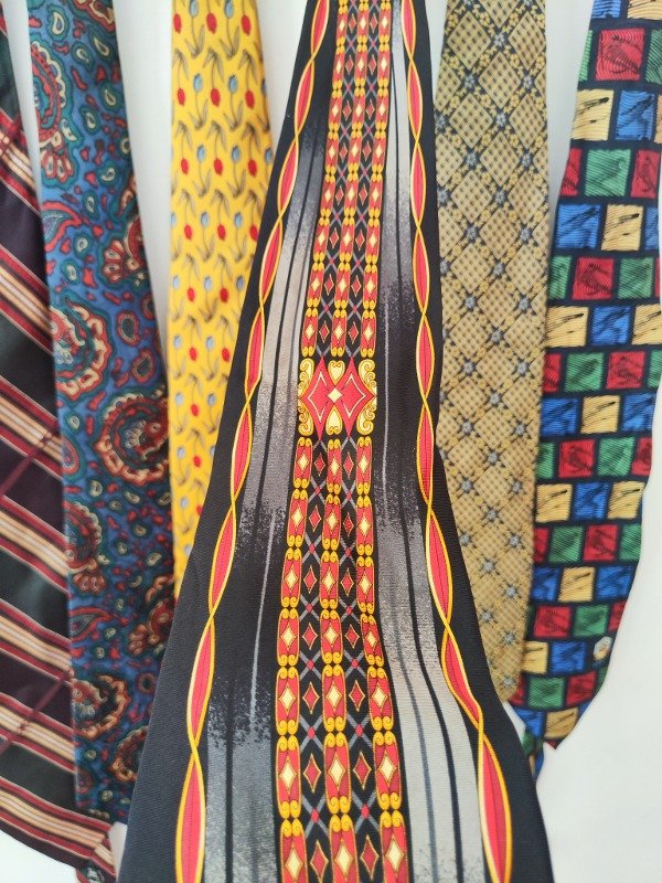 Corbata Avenida — imagen 2