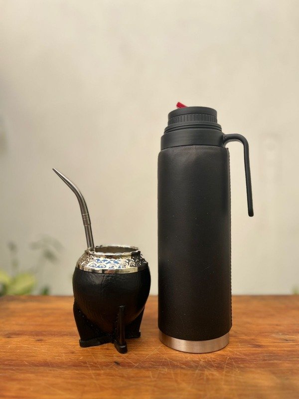 Producto - TORPEDO DE ALPACA + TERMO 1/2 MANIJA NEGRO + BOMBILLA PICO DE LORO