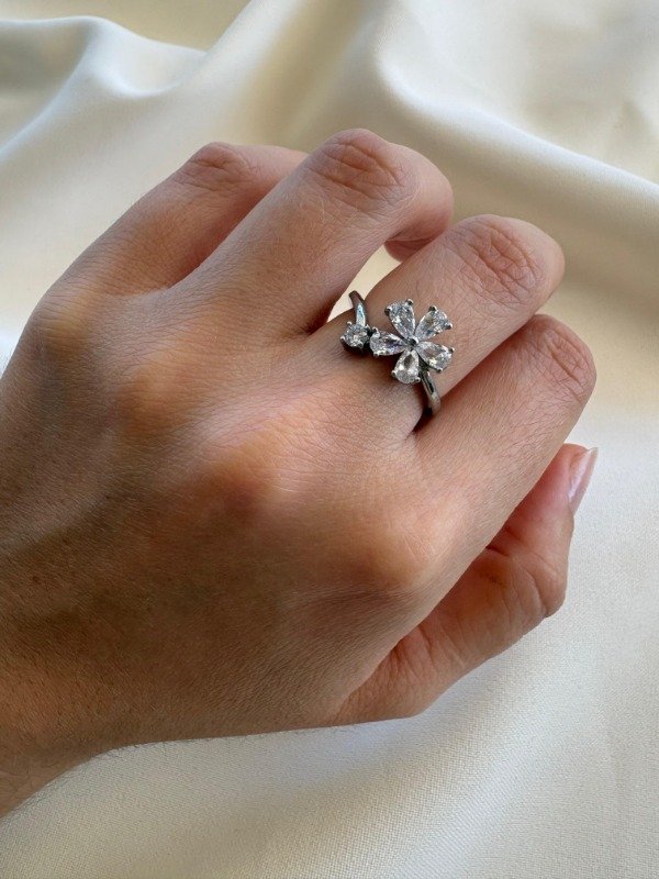 Producto - Anillo Flor y punto de luz - Acero quirurgico