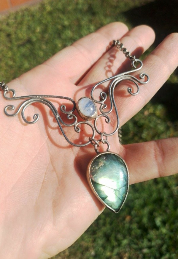Producto - Gargantilla Labradorita verde y Piedra Luna