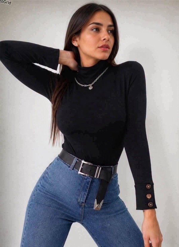Producto - Camiseta boton en manga disponible NEGRO