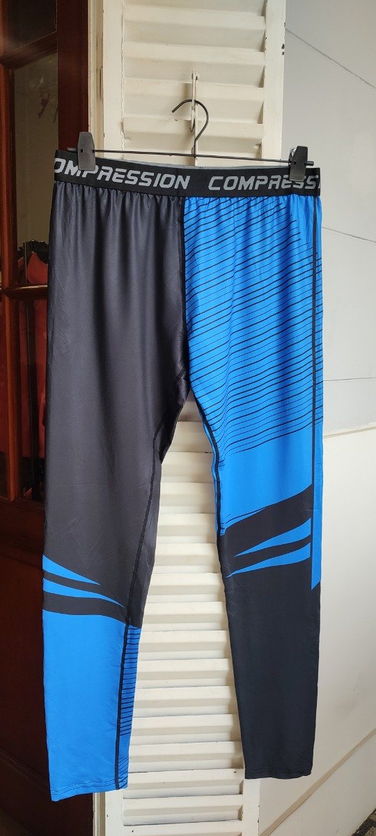 Producto - Calza negra y azul eléctrico, talle XL
