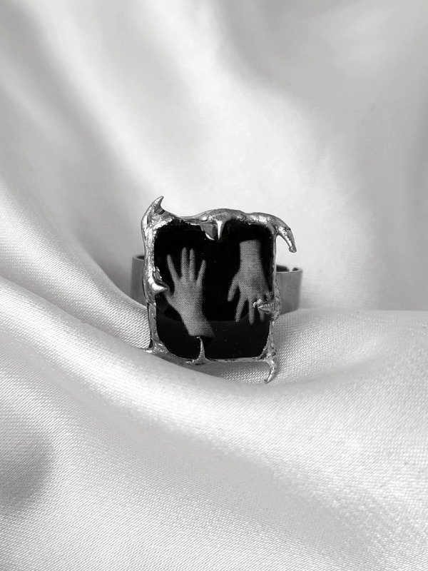 Producto - anillo manos enlazadas