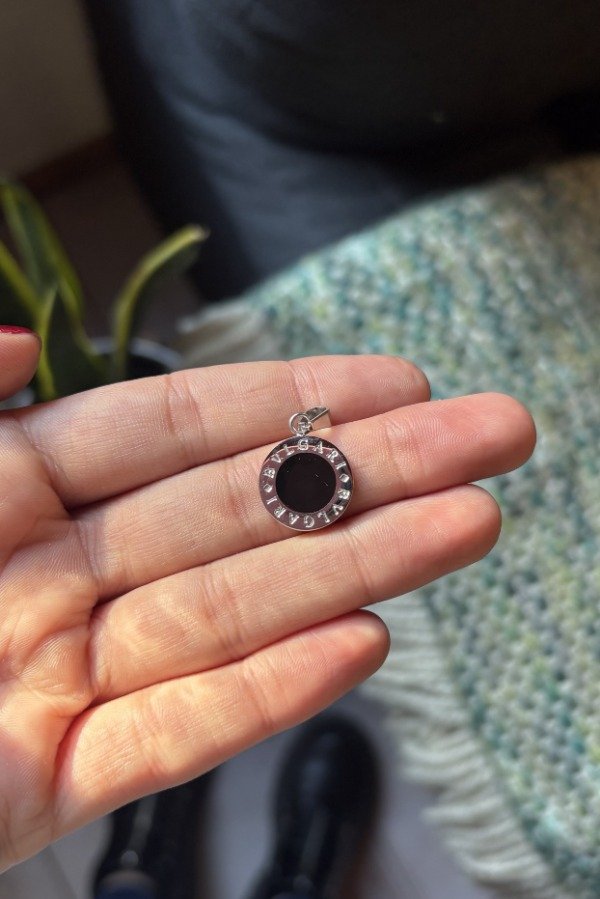 Producto - Dije Bvlgari Negro