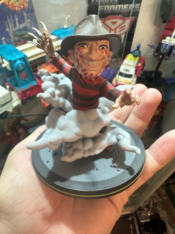 Producto - A NIGHTMARE ON ELM STREET FREDDY KRUEGER Q FIG (USADO)