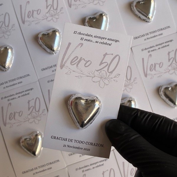 Producto - 100 Tarjetas con corazón de chocolate