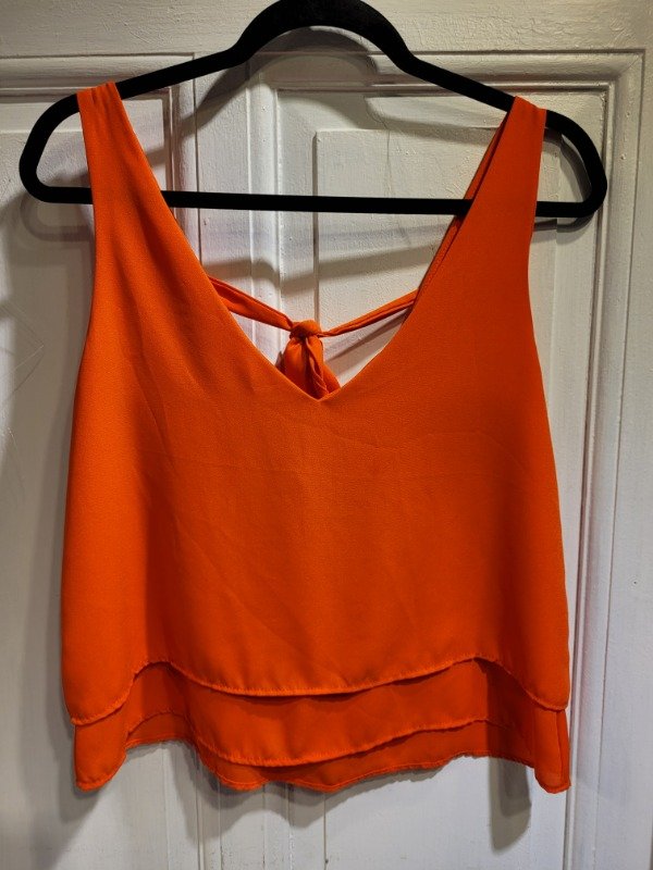Producto - Musculosa colorada con lazo Talle 38/M - PRECIO: 13X