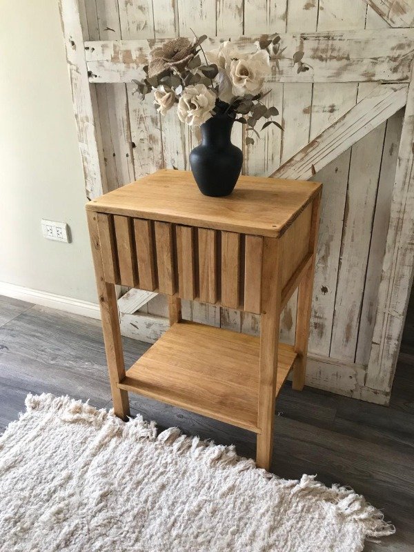 Producto - MESA DE LUZ ROMA