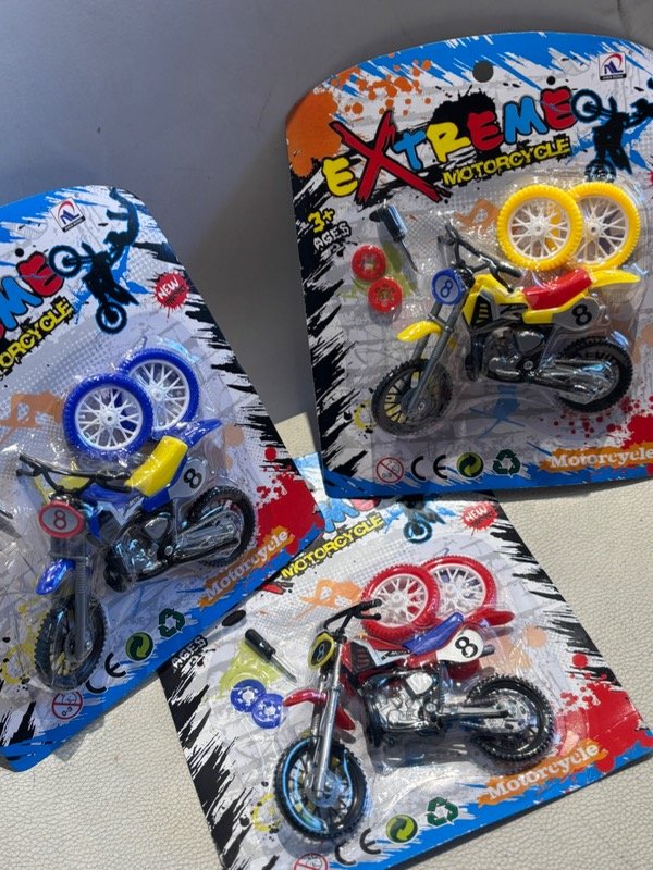 Producto - Moto con repuesto