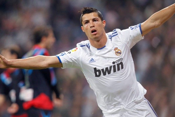 Producto - CAMISETA REAL MADRID IMPORTADA TITULAR RETRO 2010/2011 #7 RONALDO - 9
