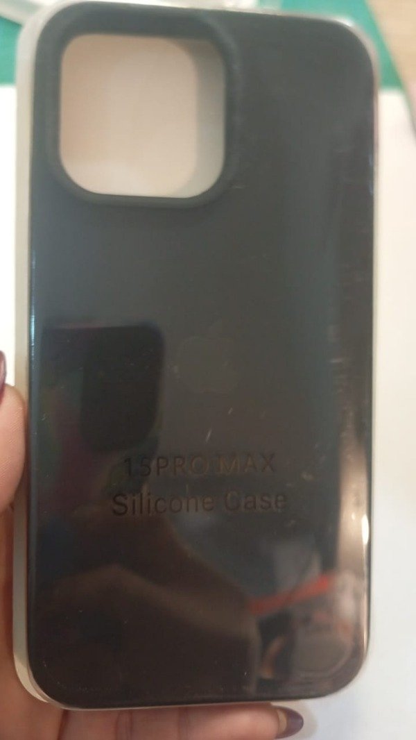 Producto - Funda Silicone Case Negro Logo para iPhone 15 Pro Max