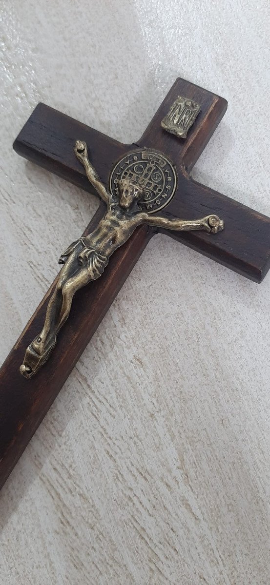 Producto - Crucifijo para colgar de madera y metal - 1