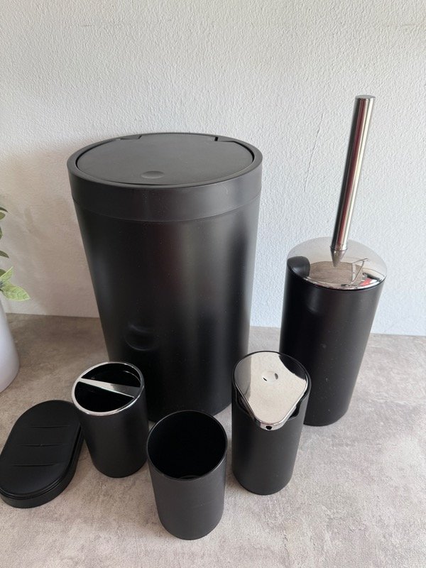 Producto - Set baño con detalles simil metal - 2