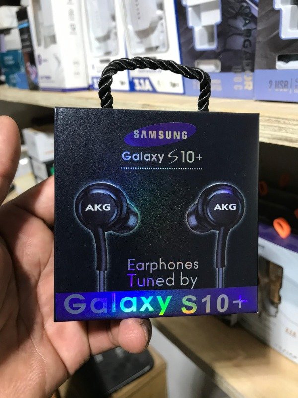 Producto - AURICULAR AKG S10