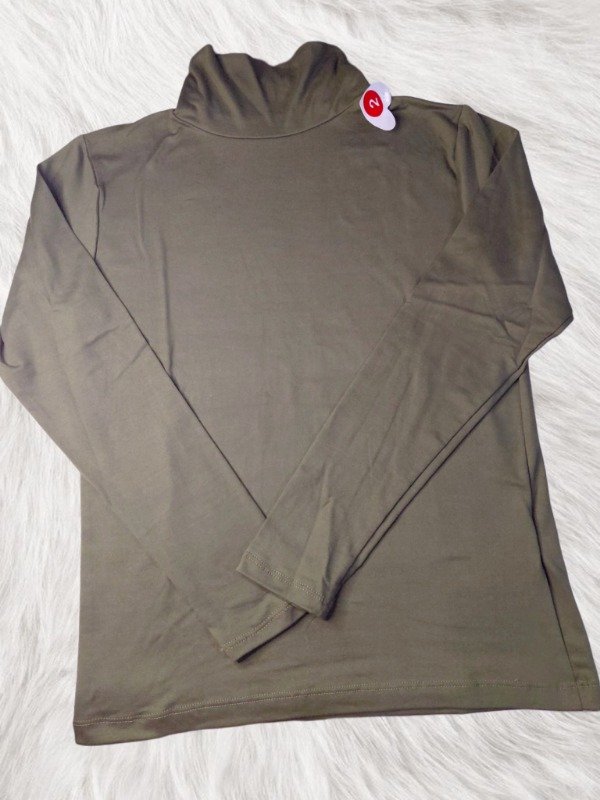 Producto - Polera Verde militar