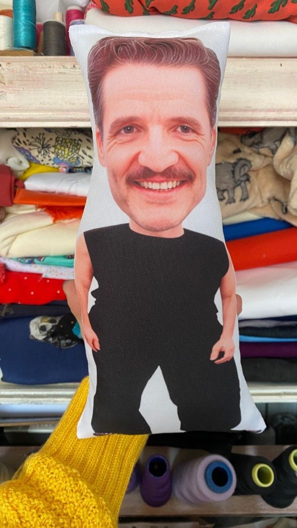 Producto - Muñeco Pedro Pascal 2025 - 1