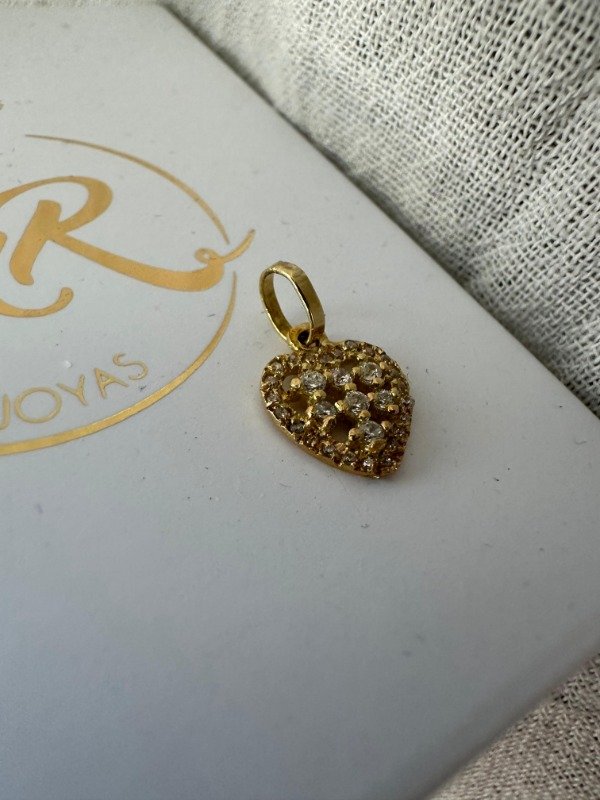 Producto - Corazon con cubic oro