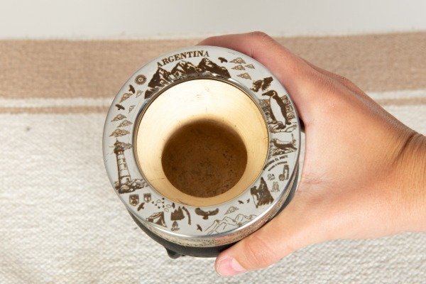 Producto - MATE IMPERIAL NEGRO DE CALABAZA CON GRABADO PATAGONIA + BOMBILLA DE REGALO