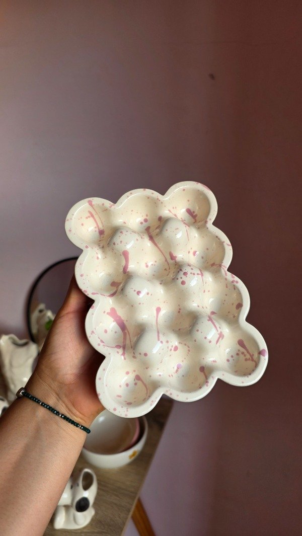 Producto - Huevera lila