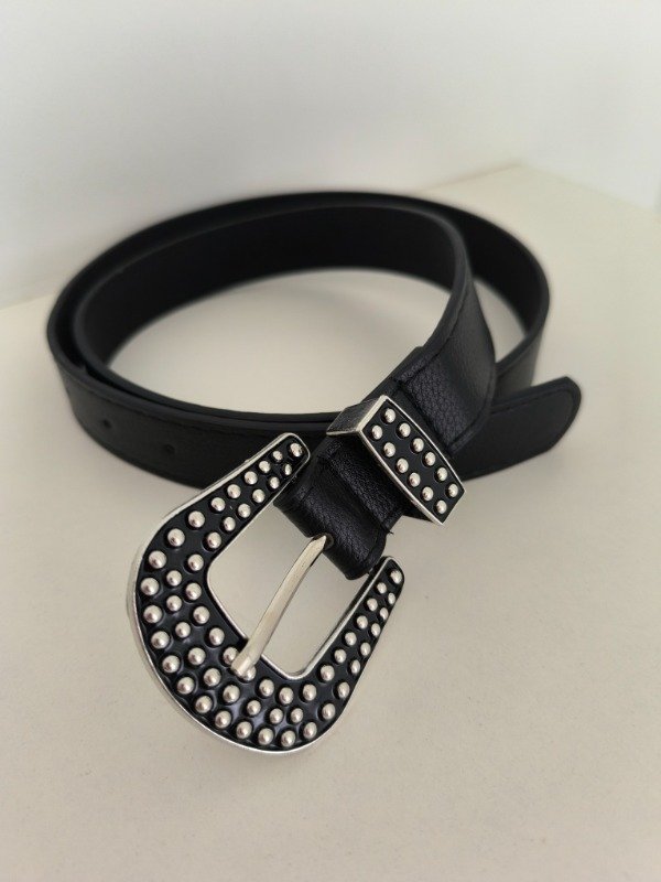 Producto - CINTO HEBILLA NEGRA