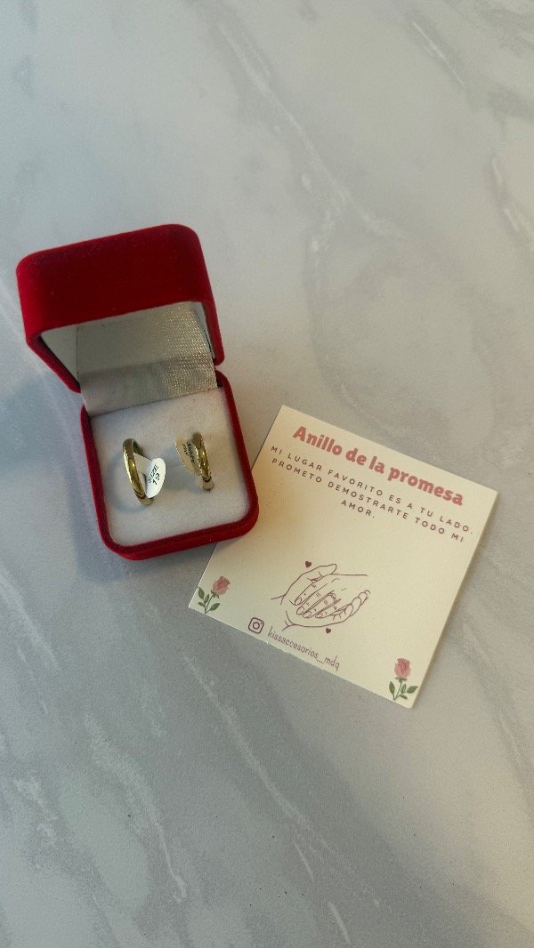 Producto - Caja de pana anillo de la promesa Con alianzas de acero doraro