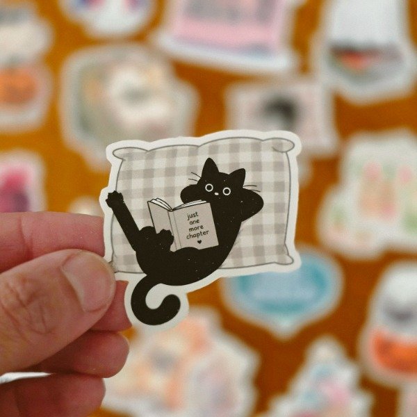 Producto - STICKER GATITO NEGRO JUST ONE MORE CHAPTER