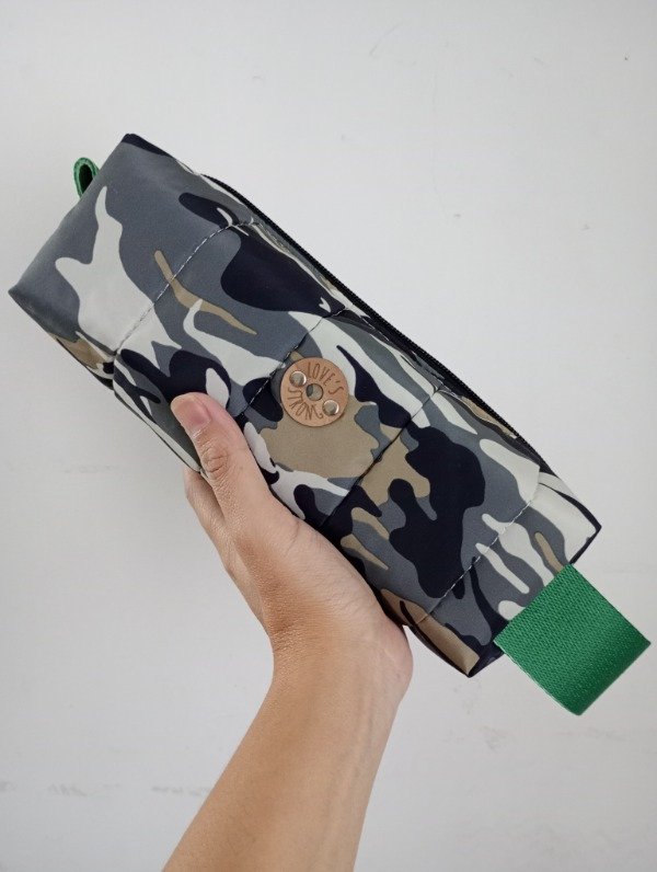 Producto - Cartuchera/neceser pufer camuflada/verde STOCK