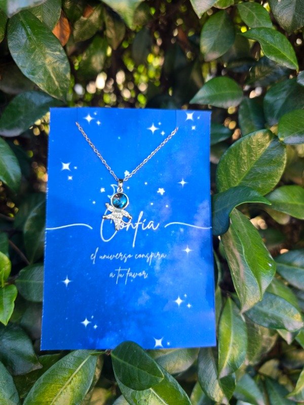 Producto - Collar Astronauta Dorado