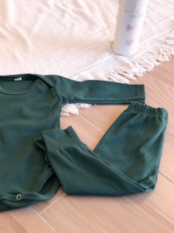 Producto - Conjunto morley de algodon verde tati