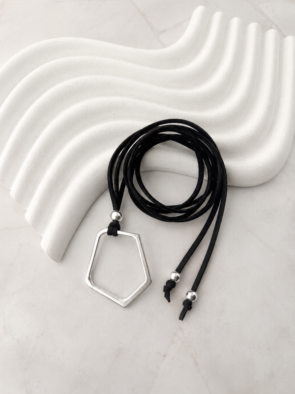 Producto - CHOCKER DE GAMUZA NEGRO 1018