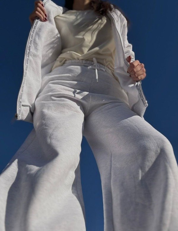 Producto - Pantalon baggy con bolsillos aldodon frisa White Melange 6046