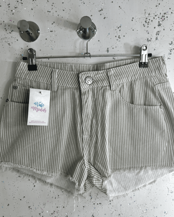 Producto - Short Tiro Medio Rayas Beige