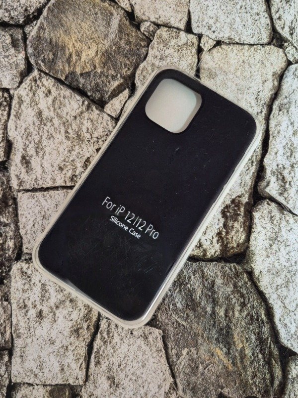 Producto - Funda silicone con logo Iphone 12/12 Pro negra