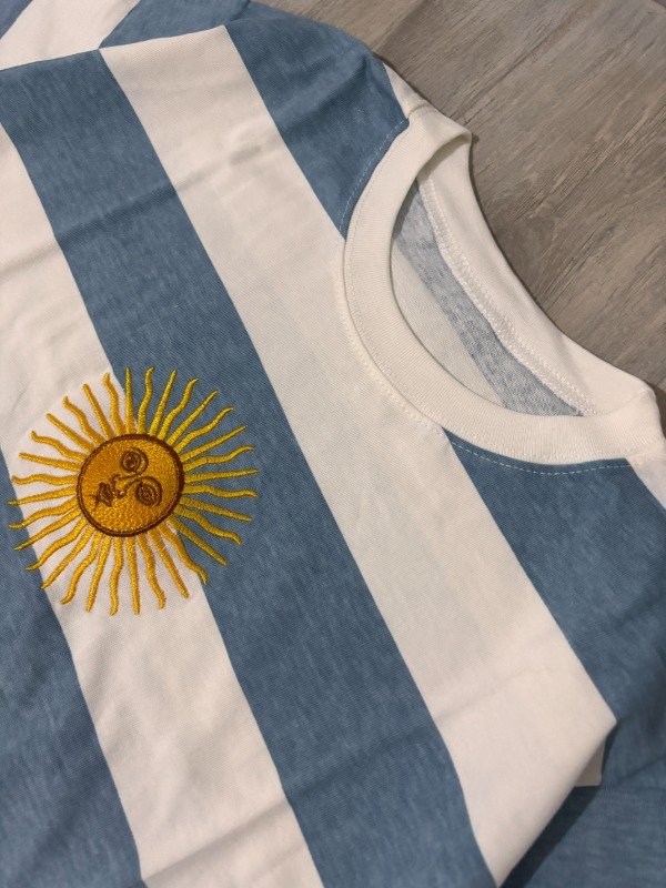 Producto - Remera argentina sol de mayo - 3