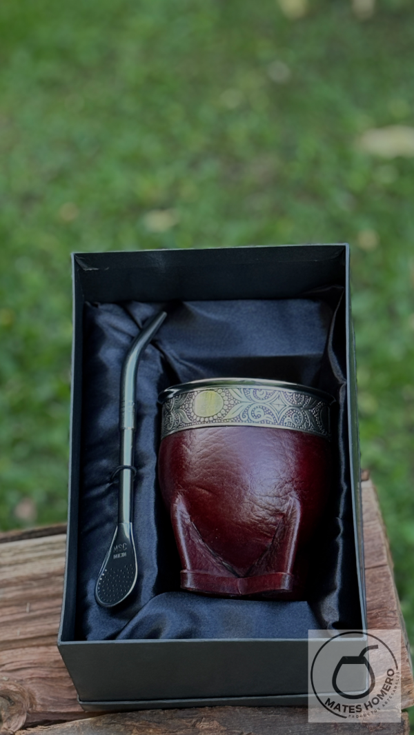Producto - COMBO MATE IMPERIAL  BORDO + BOMBILLA PICO DE LORO