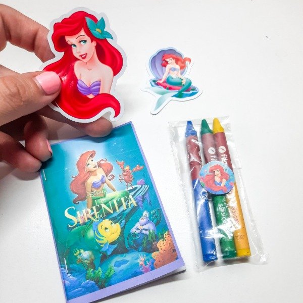 Producto - libro con crayones Sirenita