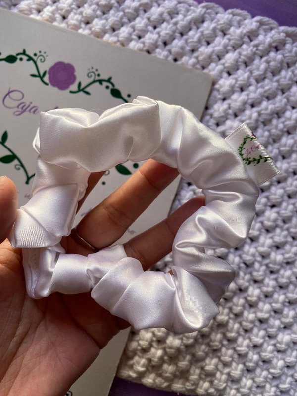 Producto - Scrunchie mini blanco satén