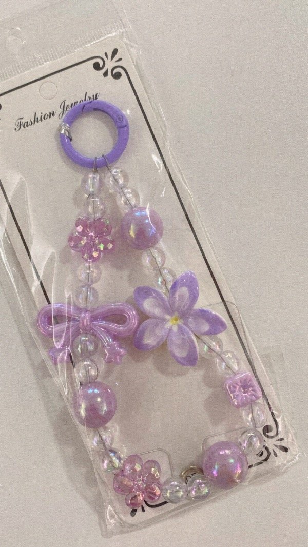 Producto - Strap phone o llavero Cloe. Lila
