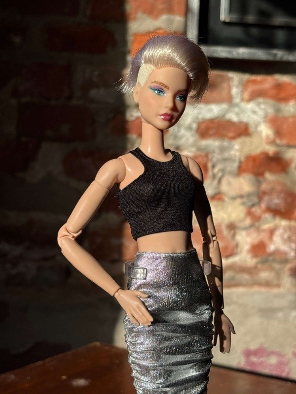 Producto - Barbie Signature Looks #8 Blonde Pixie Cut