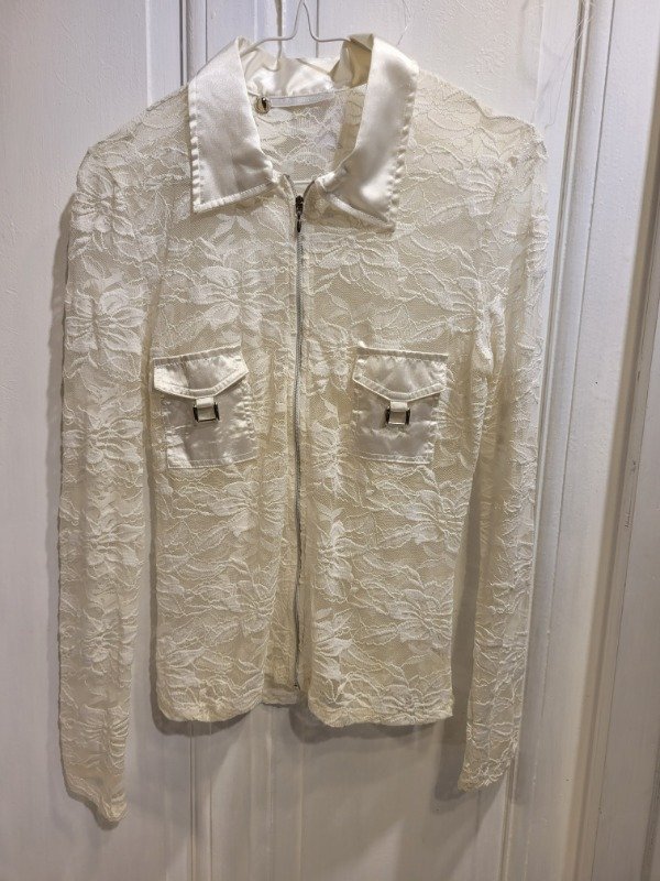 Producto - Camisa AMERICAN STYLE blanca de encaje Talle S - PRECIO: 16X