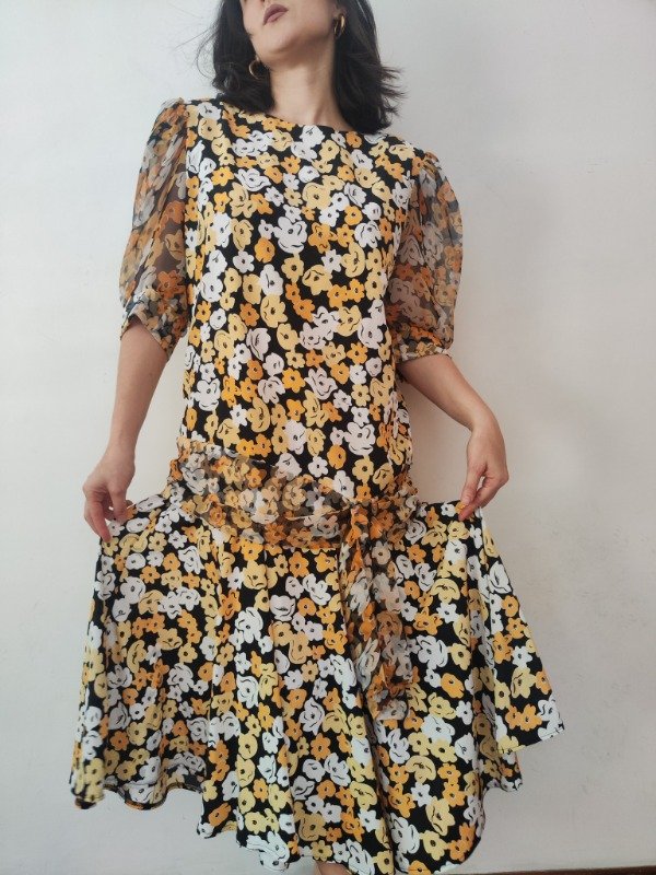 Vestido flores amarillas, blancas y negras negro — imagen 2