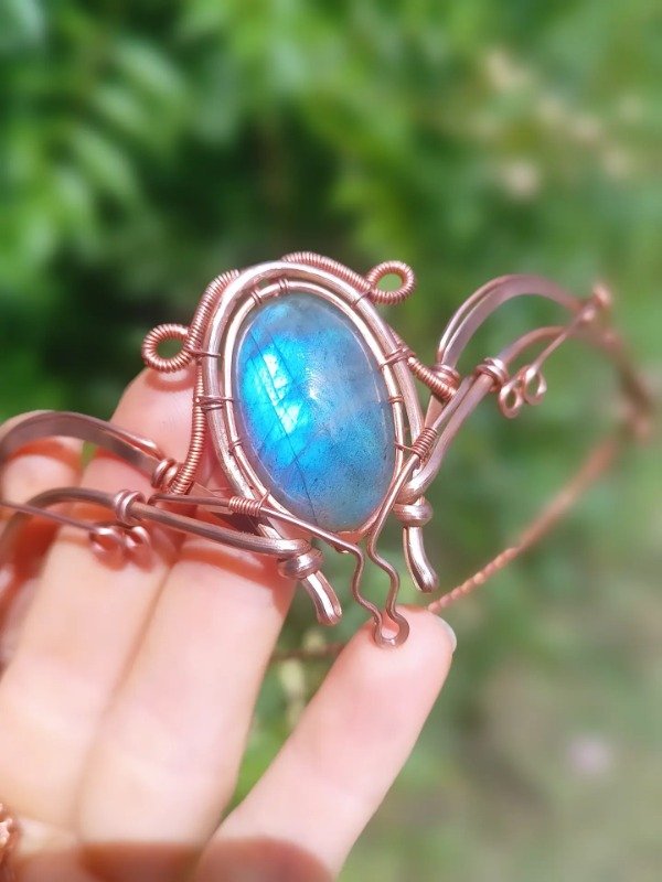 Producto - Corona con labradorita azul