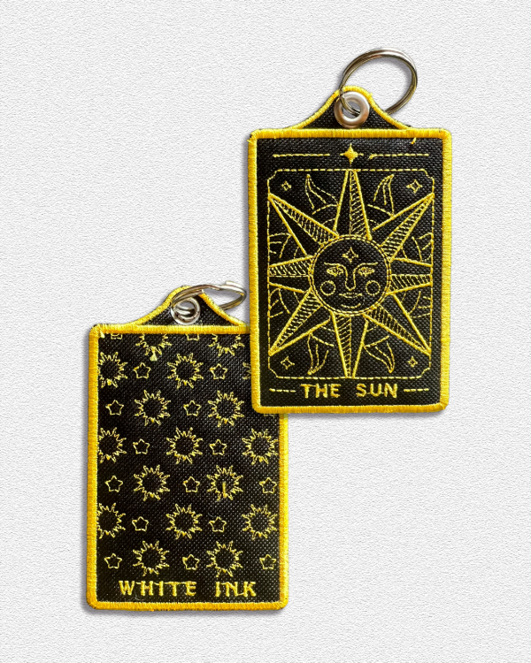 Producto - Llavero bordado Tarot