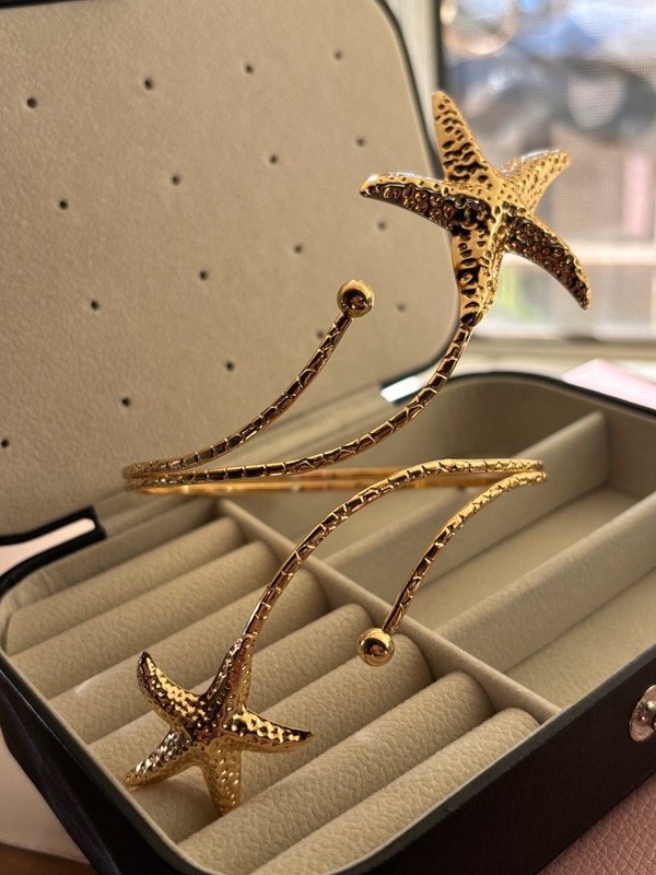 Producto - Brazalete estrellas doradas