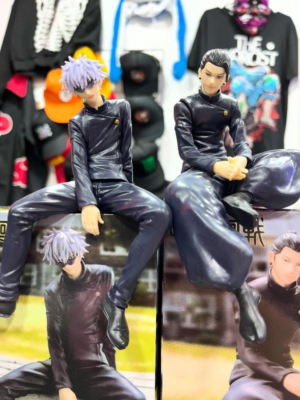 Producto - Figuras Gojo y Geto sentados POR SEPARADO