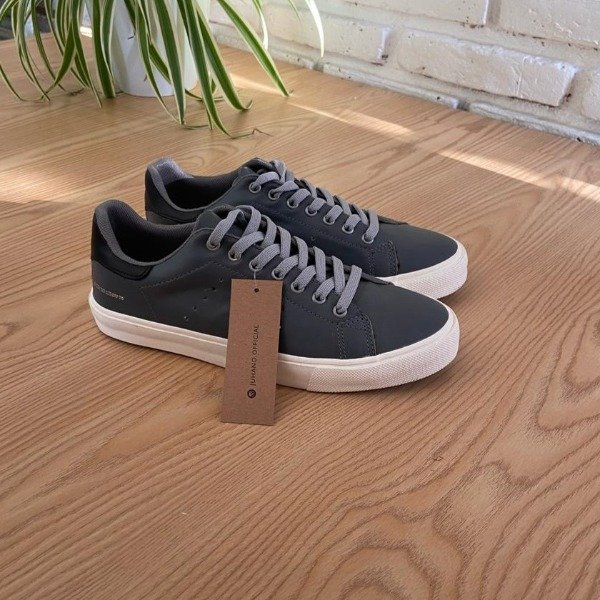 Producto - ZAPATILLA MONTERO GRIS JUHANO